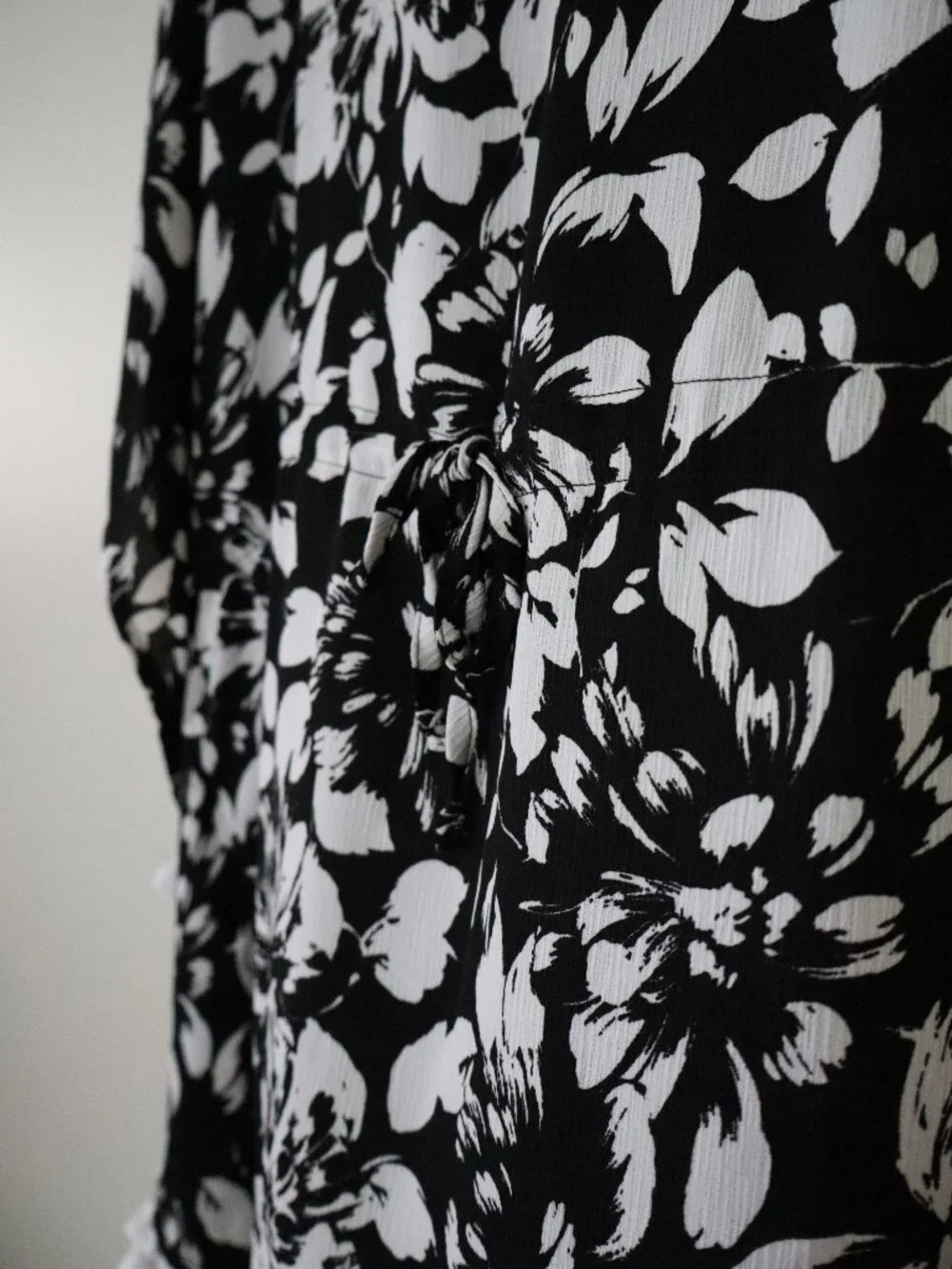 Black and White Floral Swimsuit Cover Up with Tassels, Susan Graver size M - Picture 3 of 7